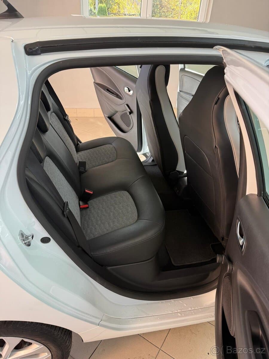 2020 Renault ZOE - 11