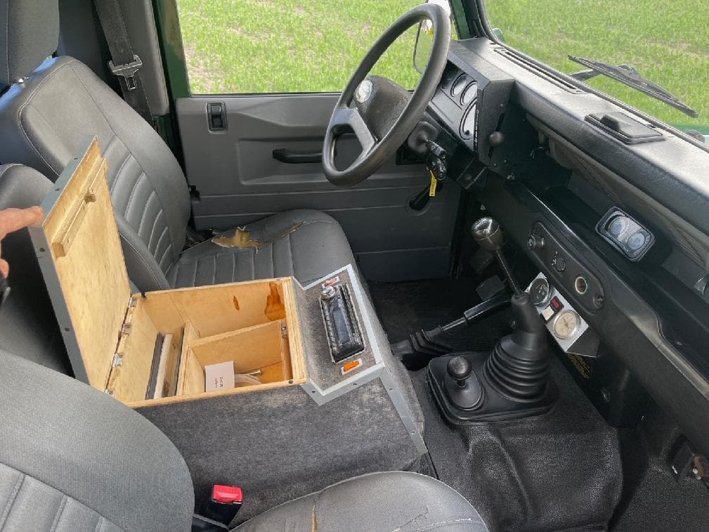 2000 Land Rover DEFENDER - 11