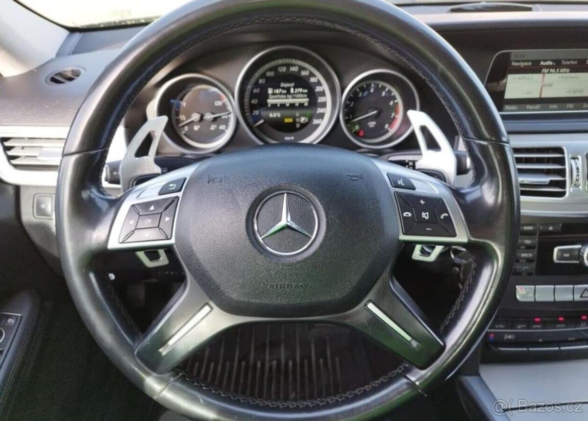2015 Mercedes-Benz E-CLASS - 11