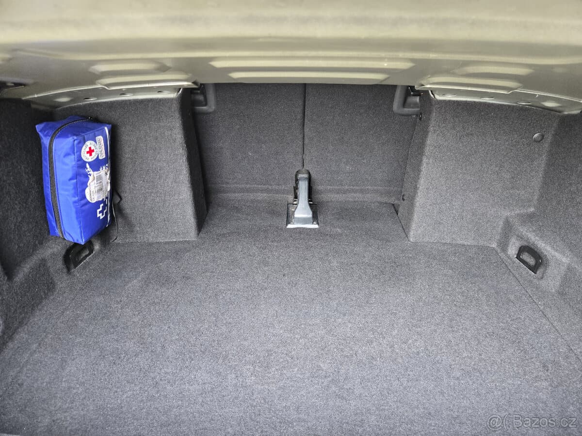 2012 Volkswagen GOLF - 11