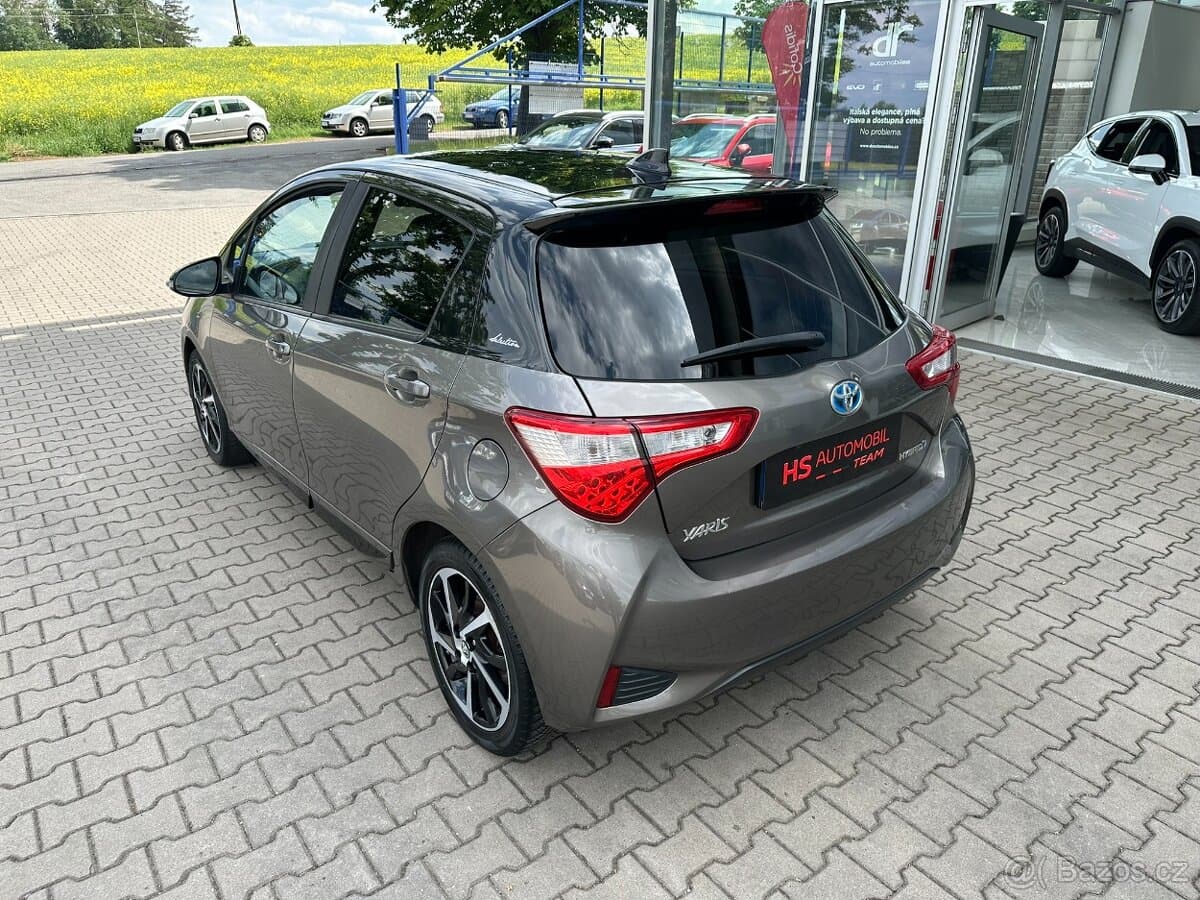 2020 Toyota YARIS - 11