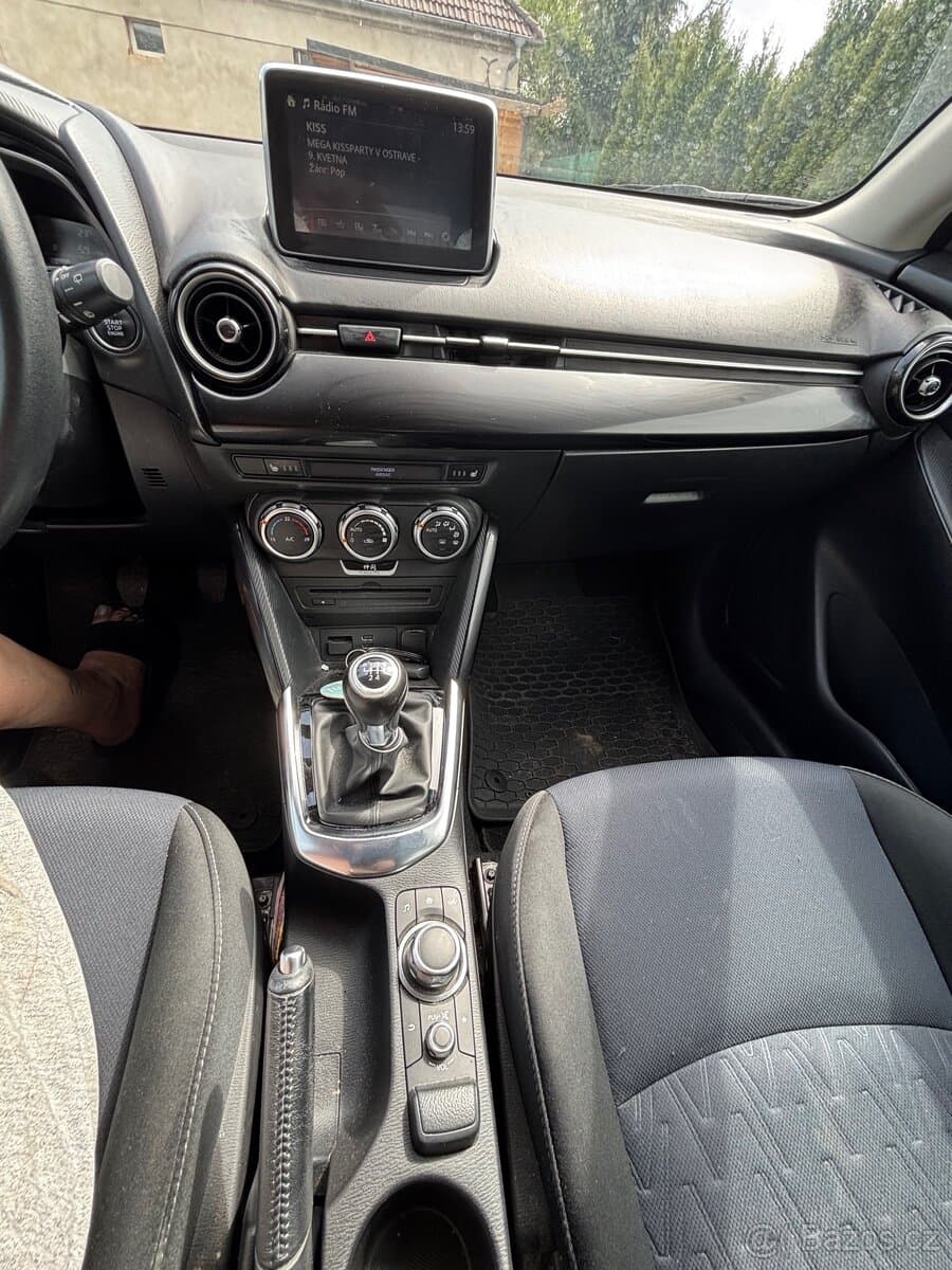 2016 Mazda 2 - 11