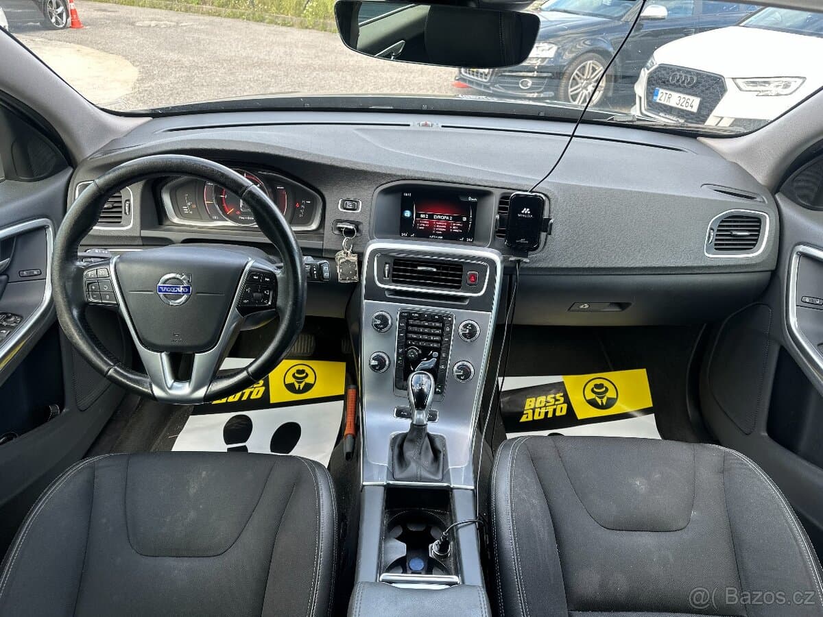 2016 Volvo V60 - 11