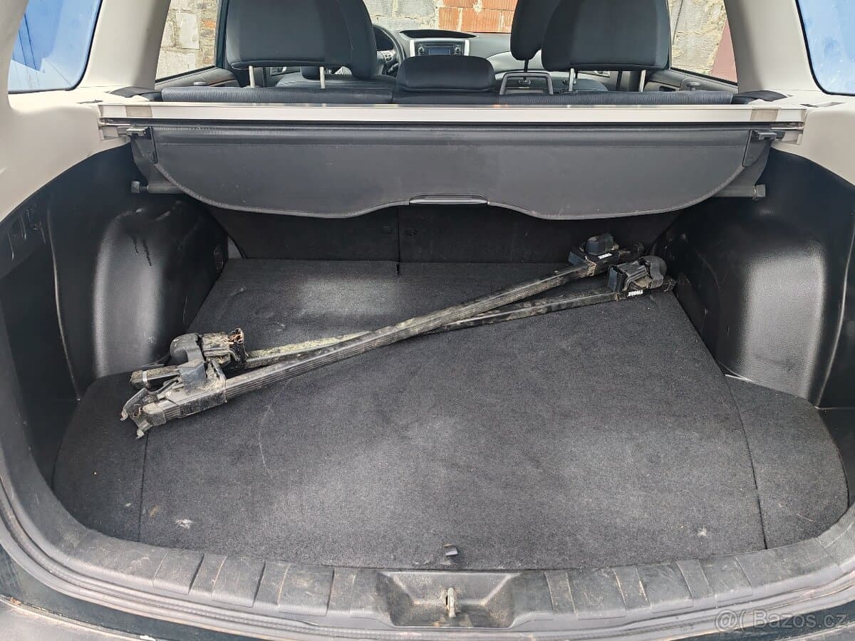 2011 Subaru FORESTER - 11