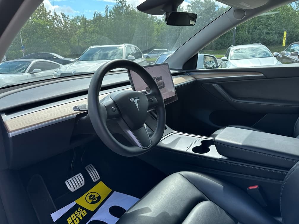 2023 Tesla MODEL Y - 11