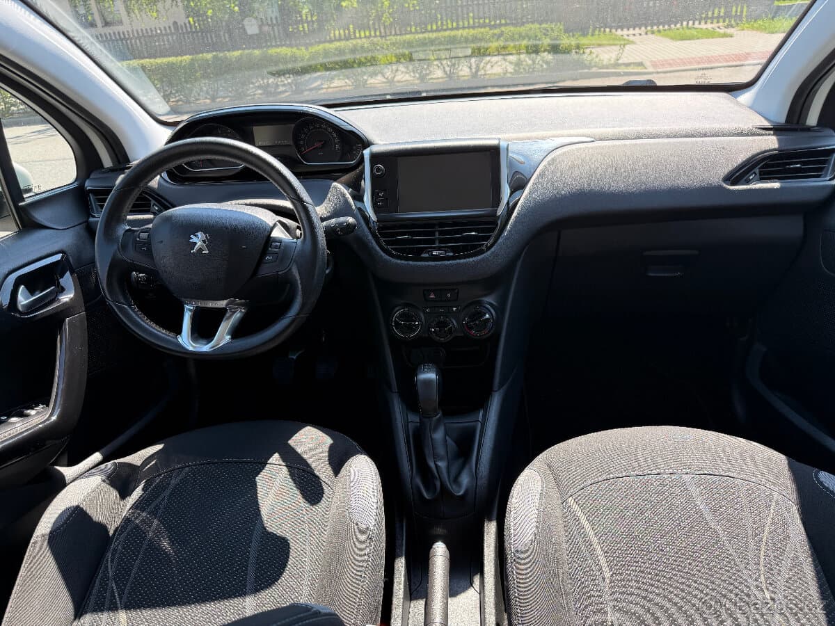 2014 Peugeot 208 - 11