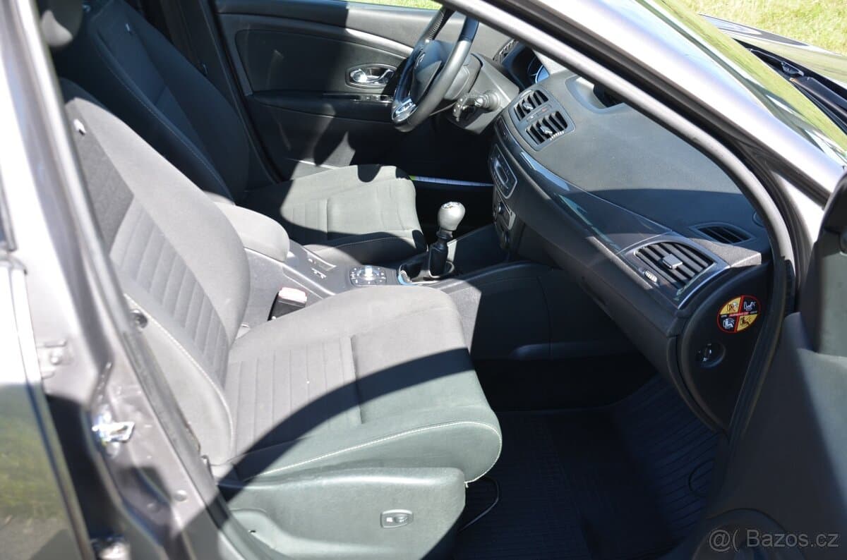 2015 Renault MEGANE - 11