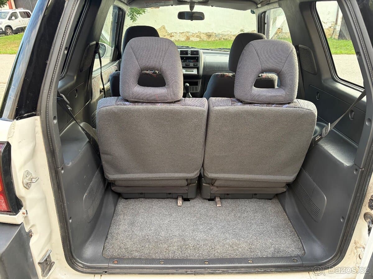 1999 Toyota RAV4 - 11