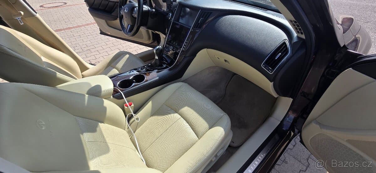 2015 Infiniti Q50 - 11