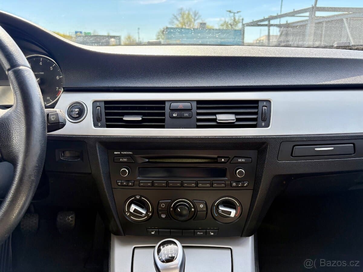 2009 BMW 3-SERIES - 11