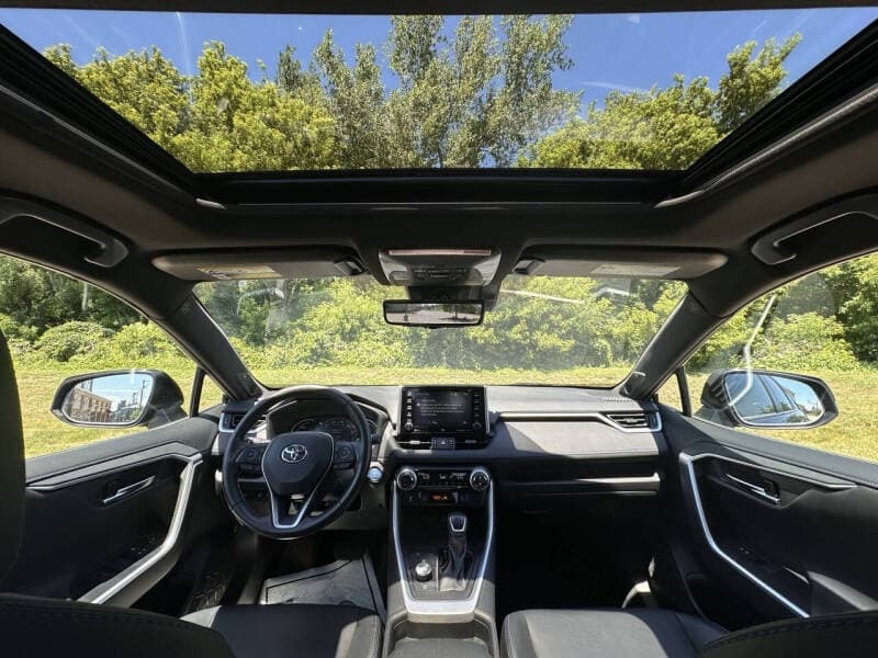2021 Toyota RAV4 - 11