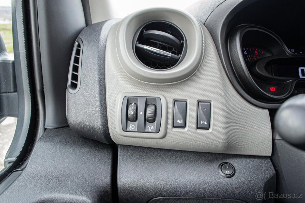 2020 Renault TRAFIC - 11