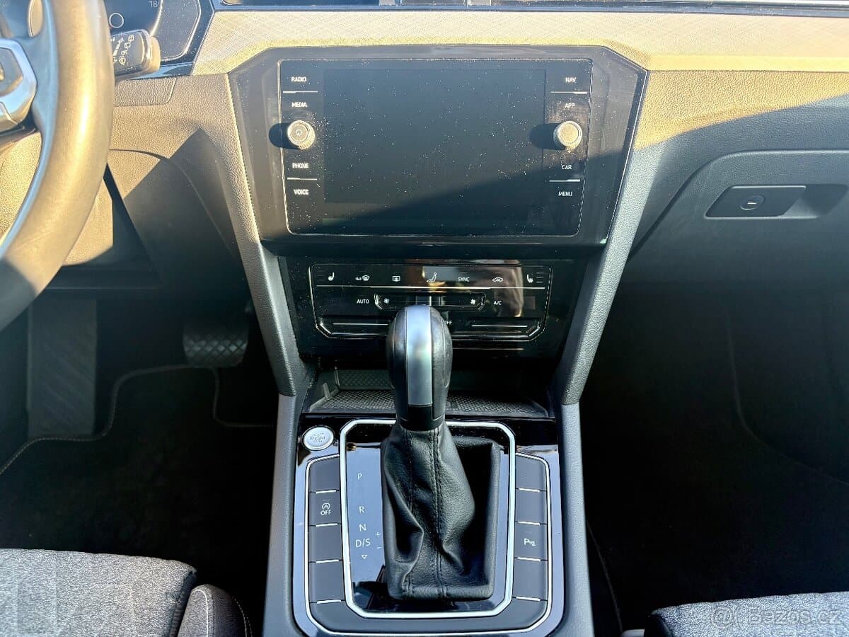 2022 Volkswagen PASSAT - 11