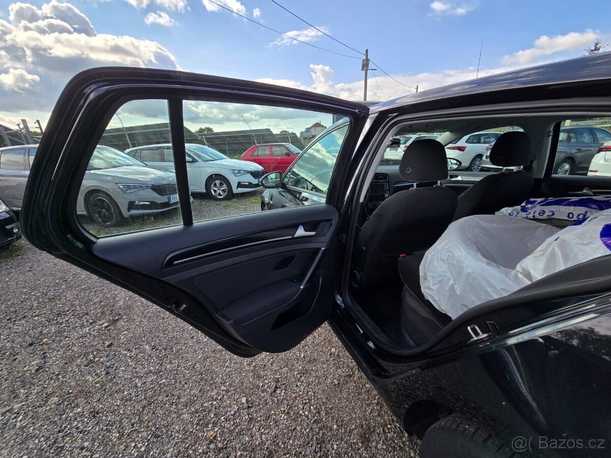 2015 Volkswagen GOLF - 11
