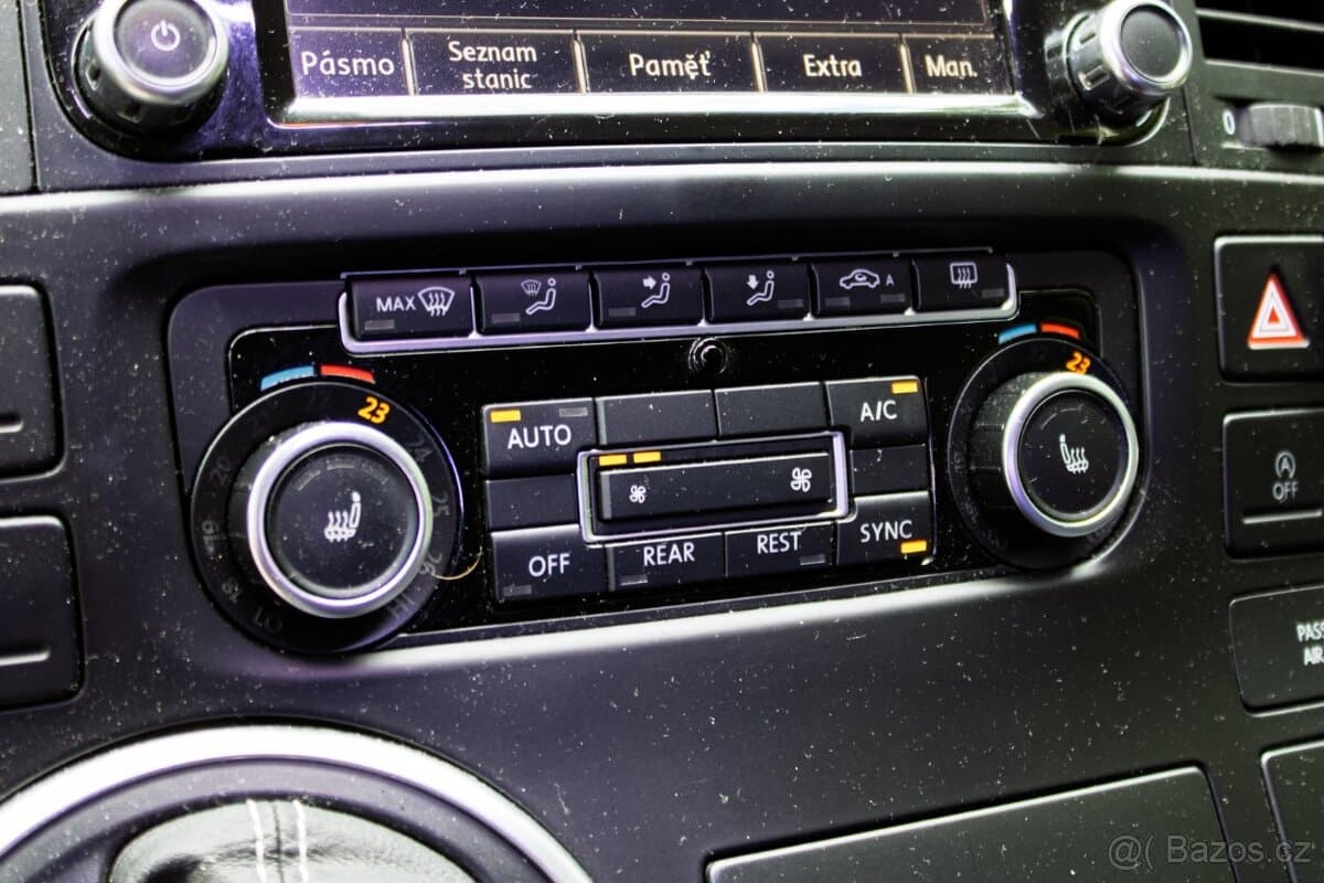 2014 Volkswagen MULTIVAN - 11