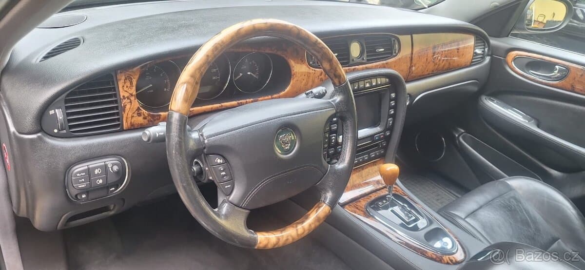 2003 Jaguar XJ - 11