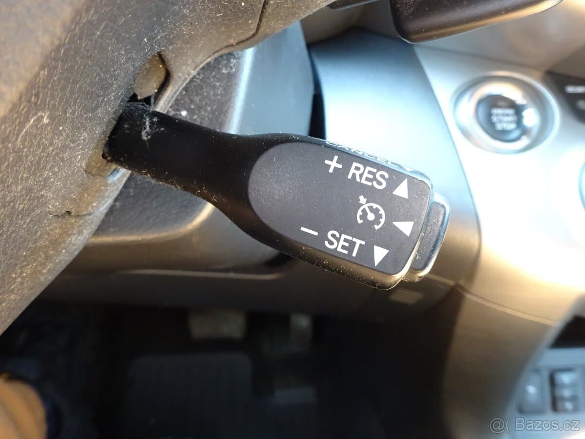 2011 Toyota RAV4 - 11