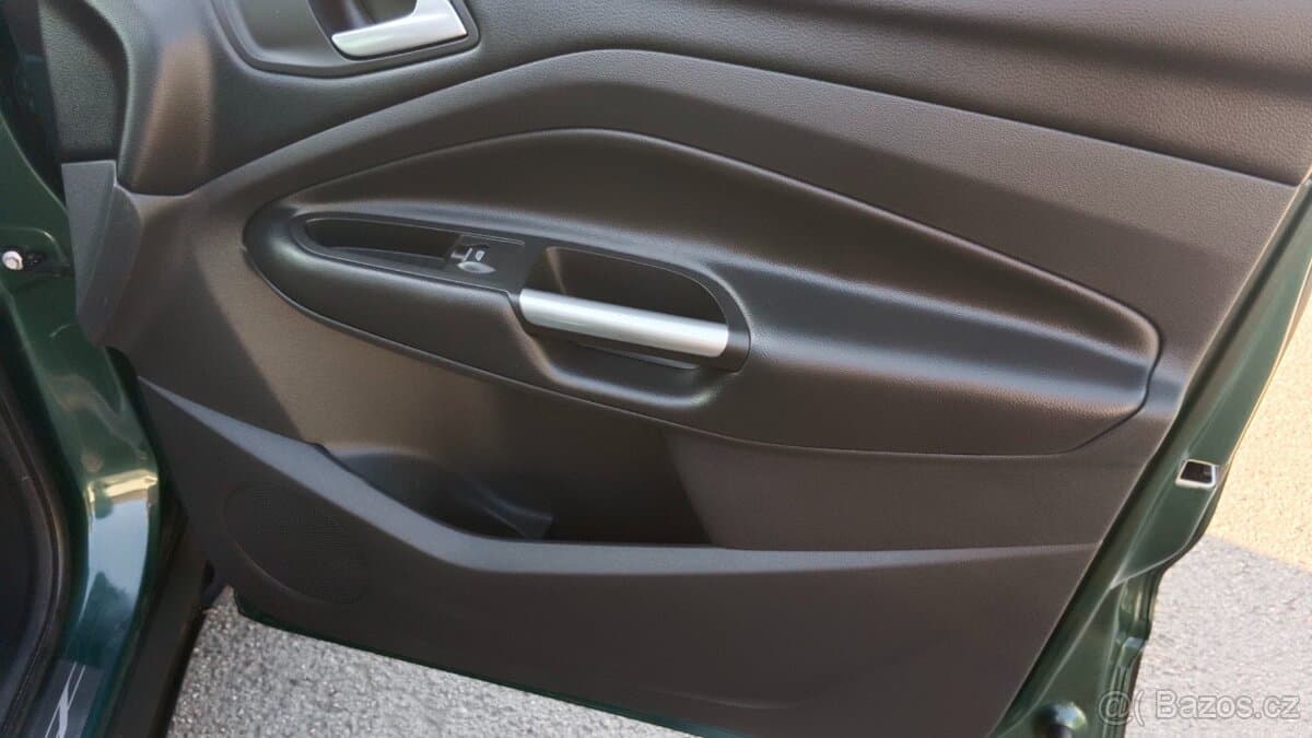 2017 Ford KUGA - 11