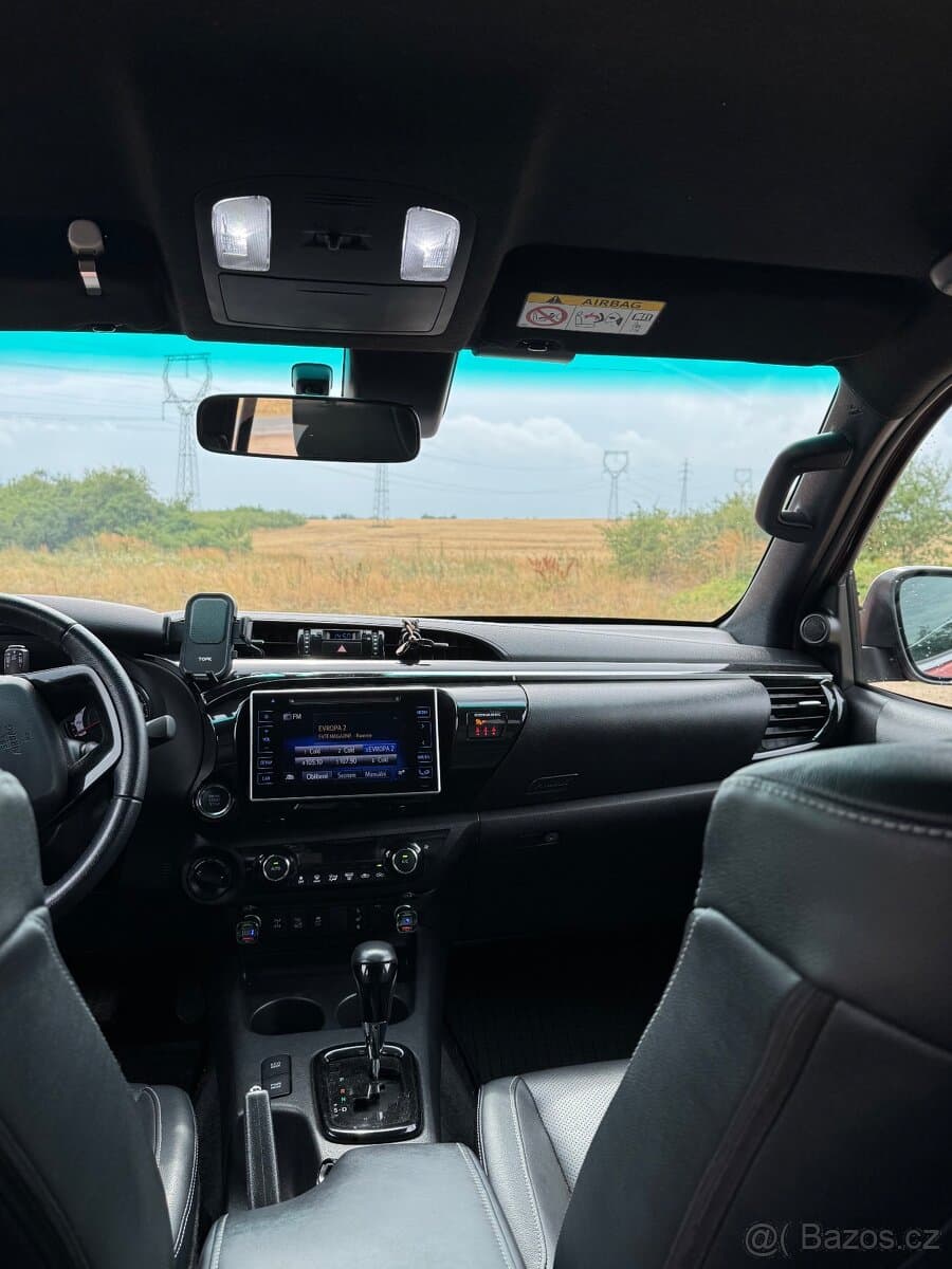 2020 Toyota HILUX - 11