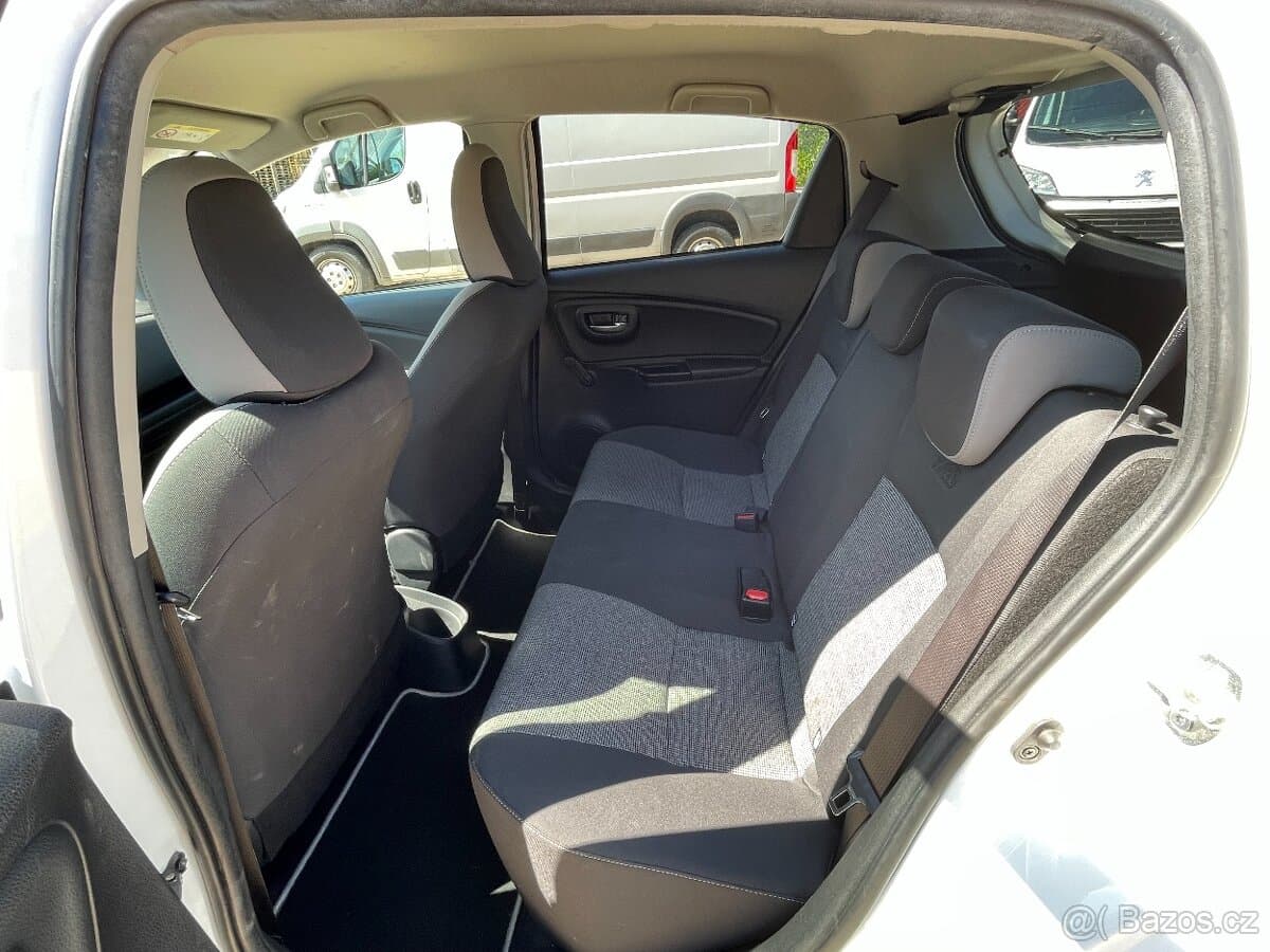2020 Toyota YARIS - 11