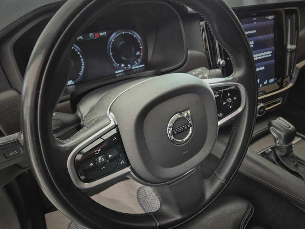 2020 Volvo V90 - 11