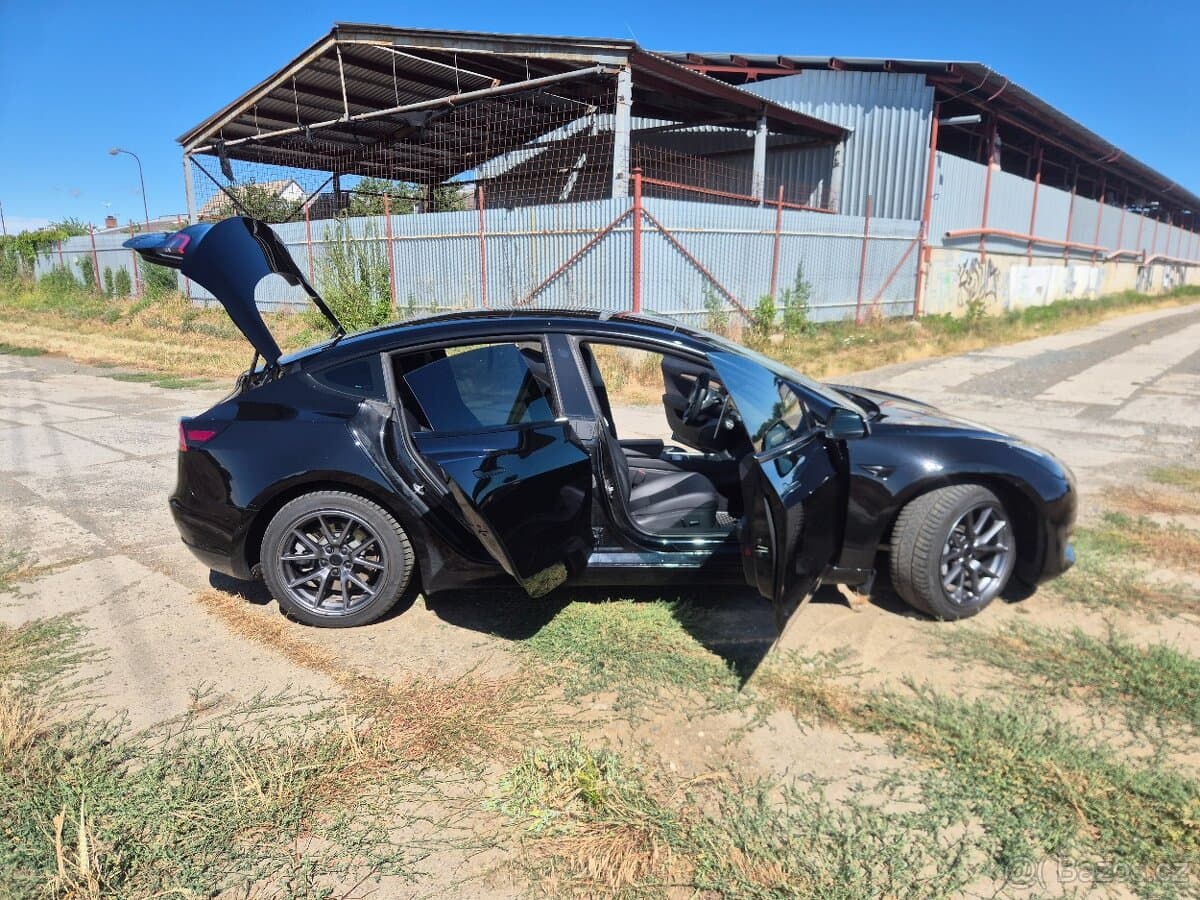 2022 Tesla MODEL 3 - 11