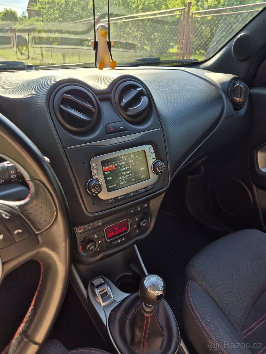 2017 Alfa Romeo MITO - 11