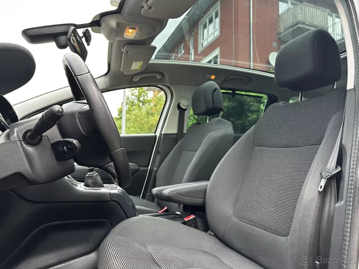 2015 Peugeot 5008 - 11
