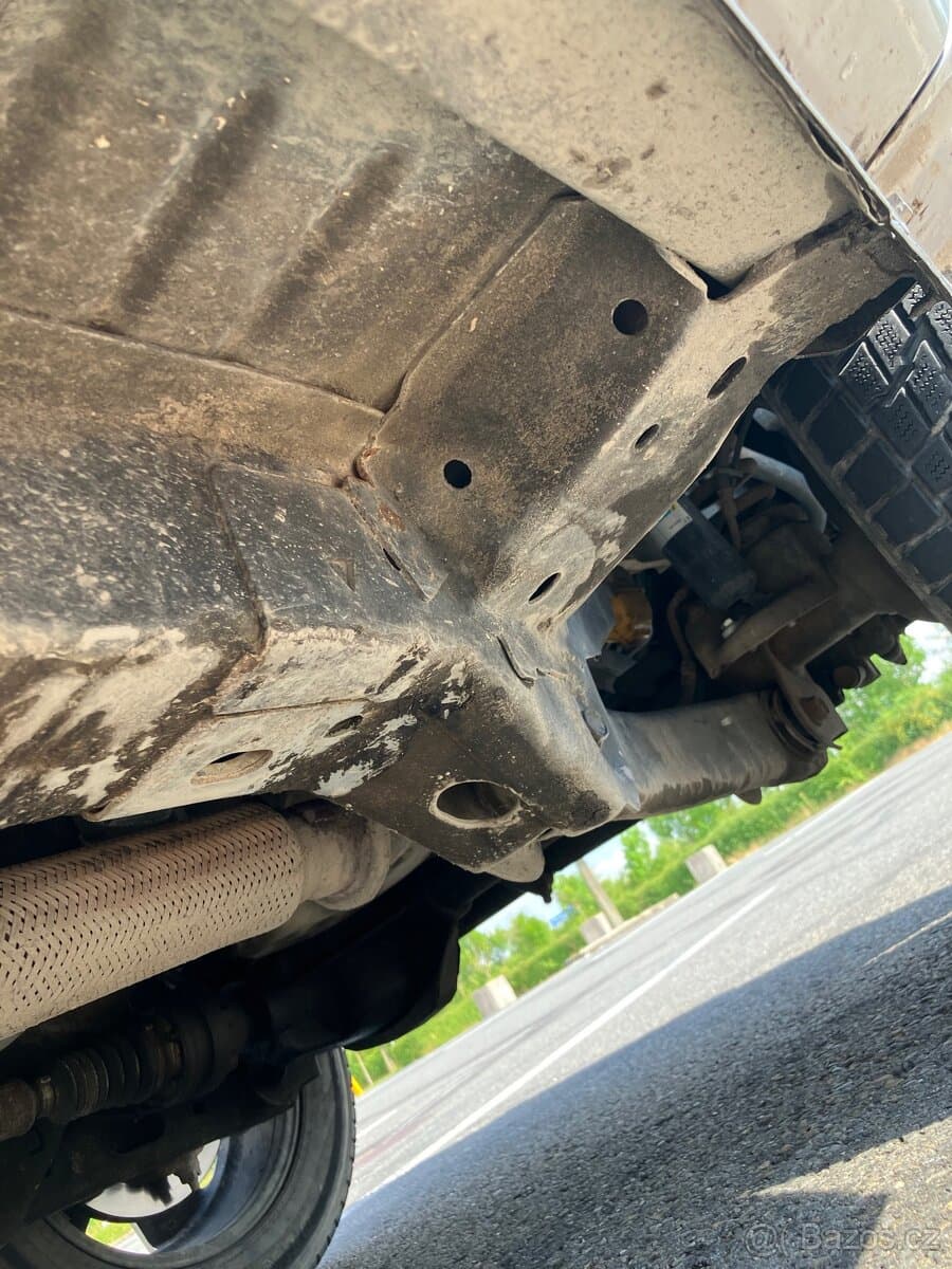 2003 Jeep CHEROKEE - 11