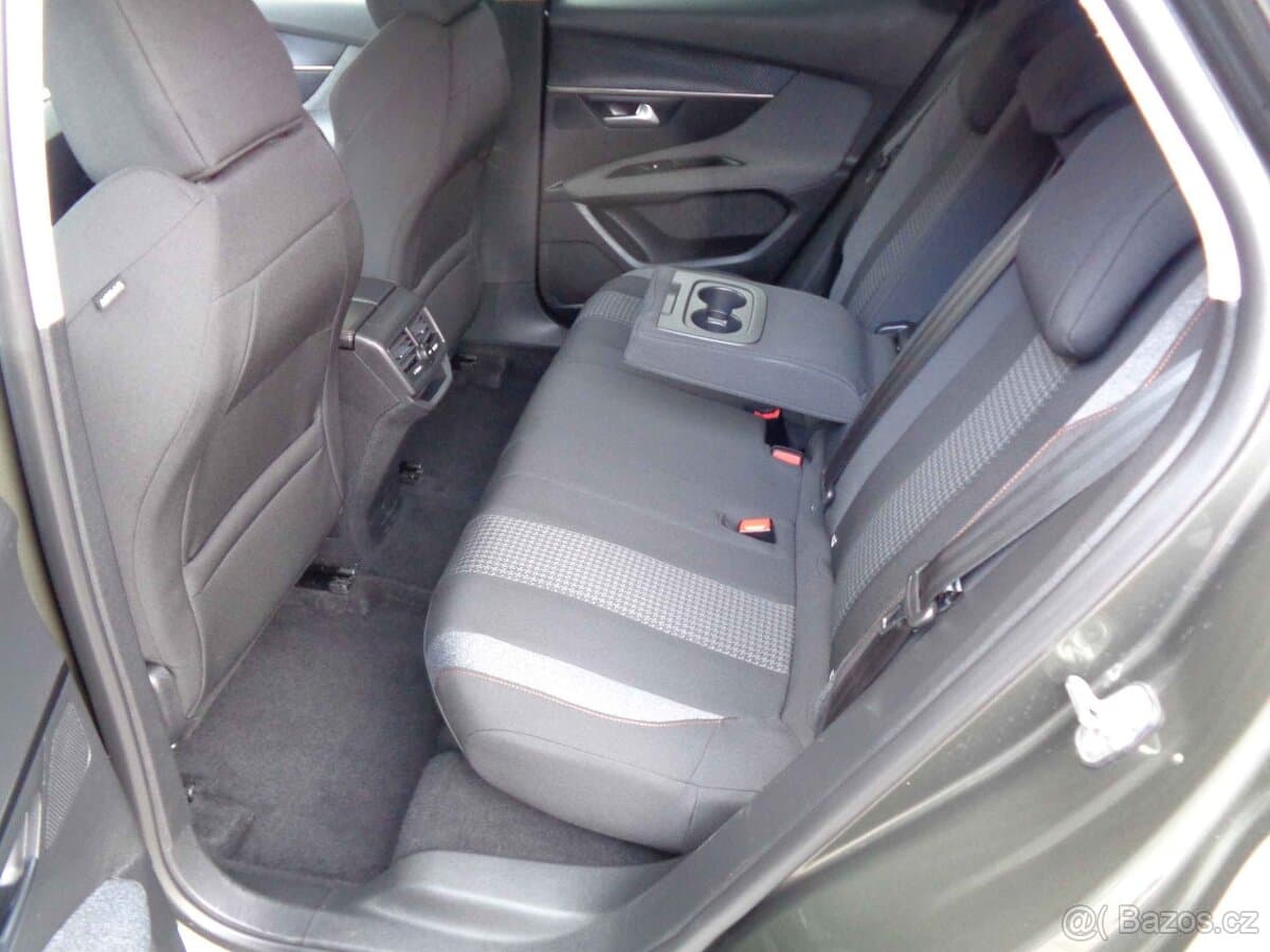 2019 Peugeot 3008 - 11