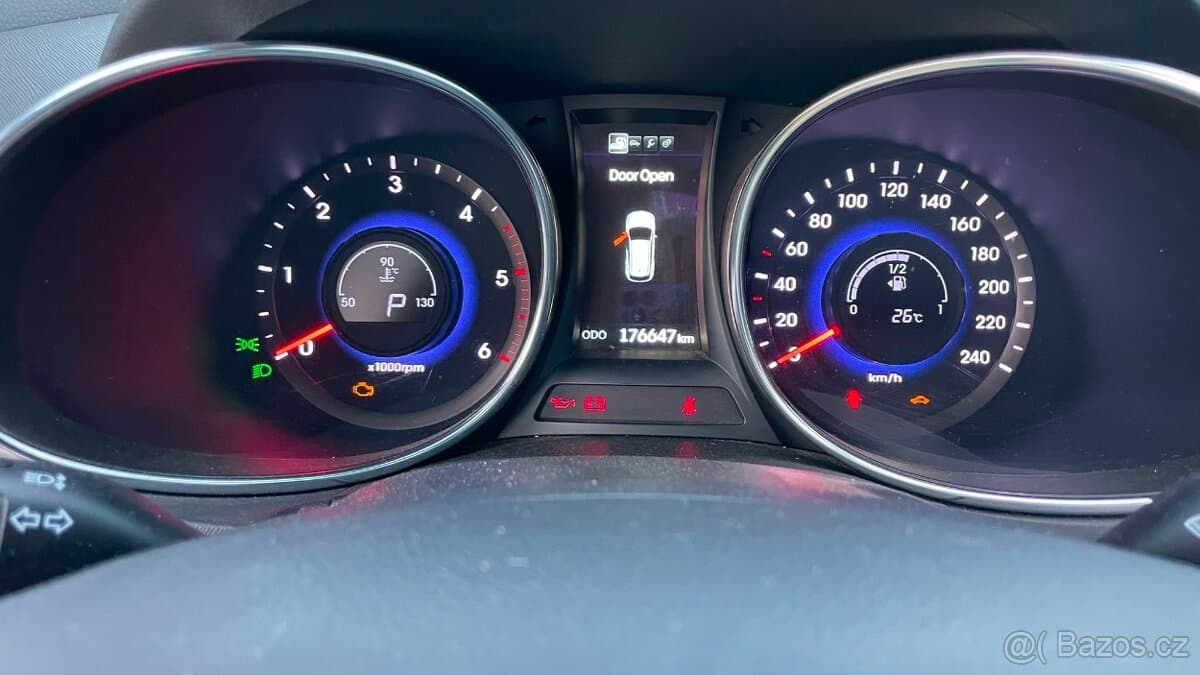2015 Hyundai SANTA FE - 11