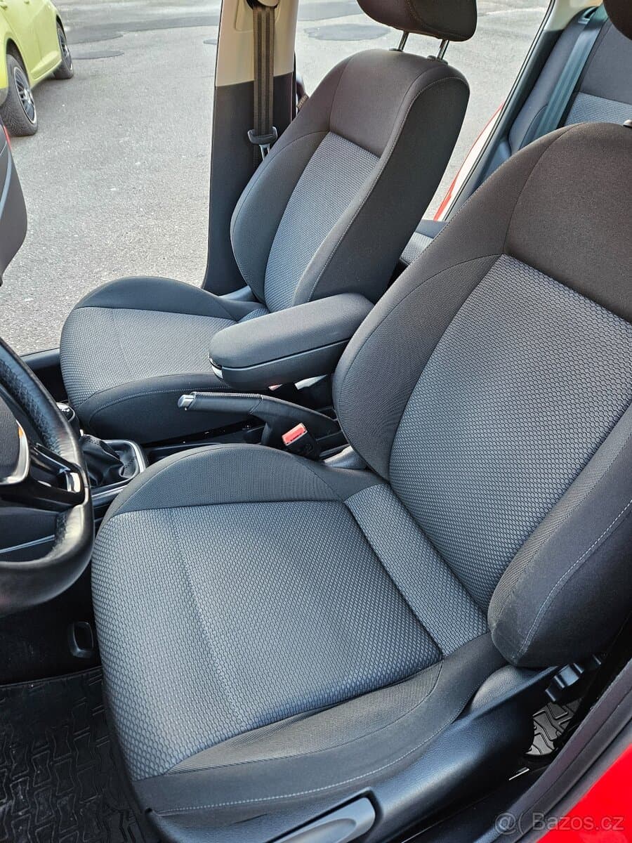 2017 Volkswagen POLO - 11
