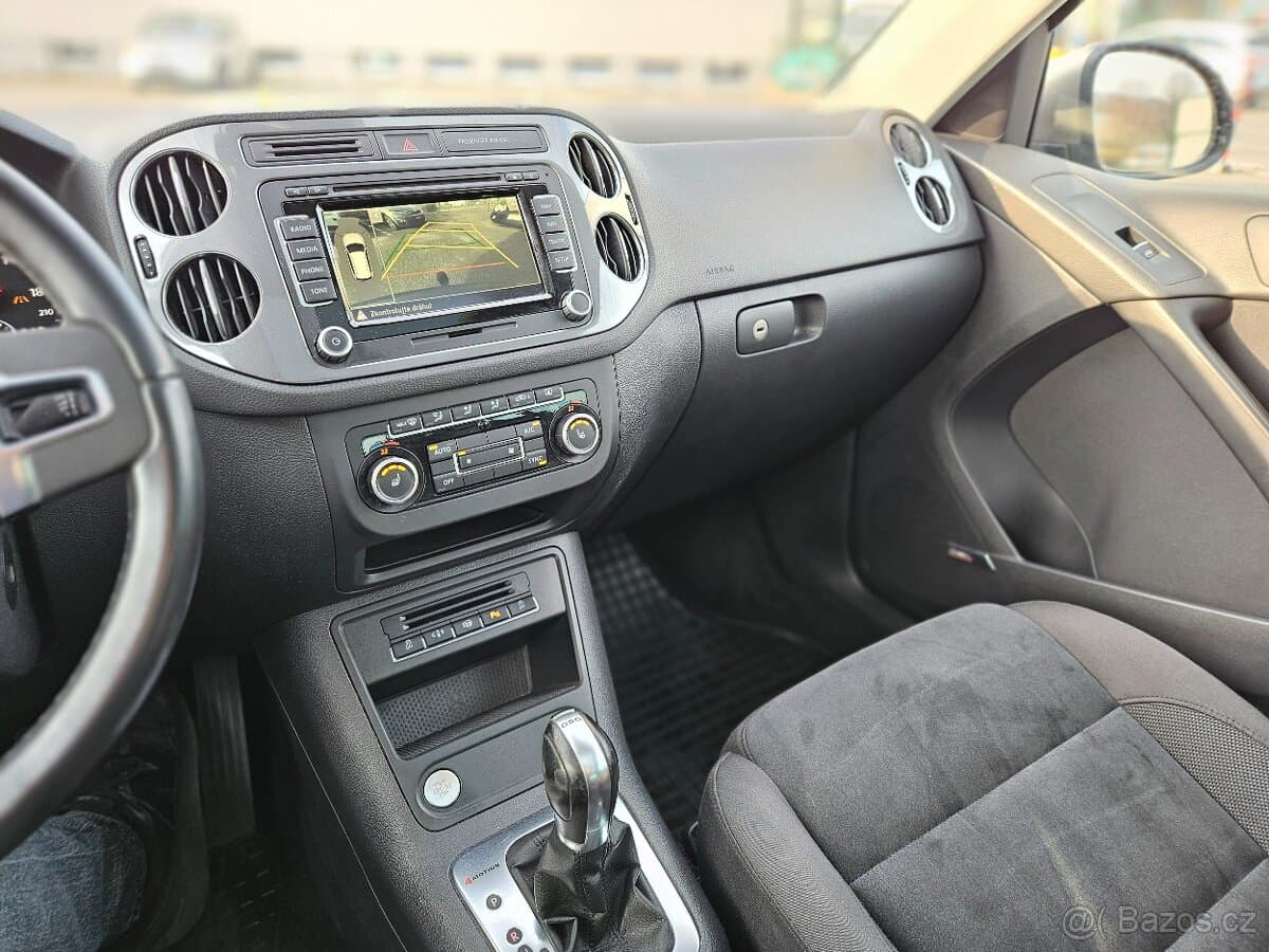 2012 Volkswagen TIGUAN - 11