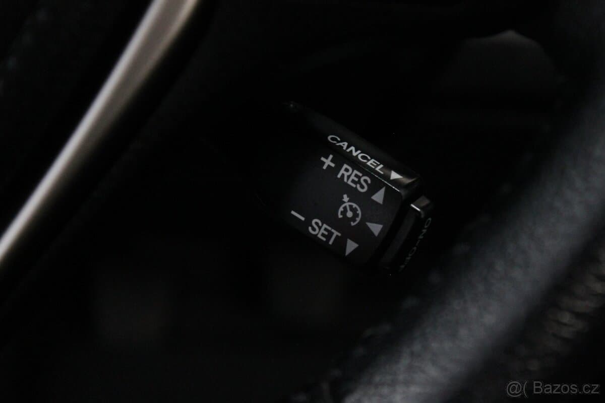 2015 Toyota RAV4 - 11