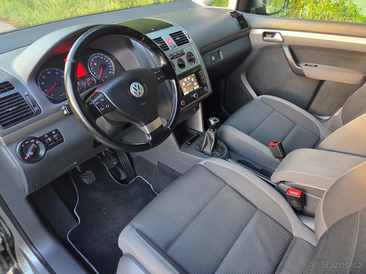 2010 Volkswagen TOURAN - 11