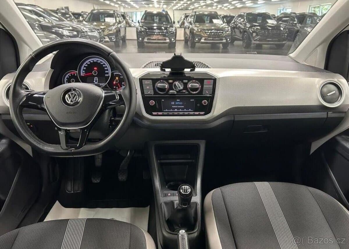 2017 Volkswagen UP! - 11