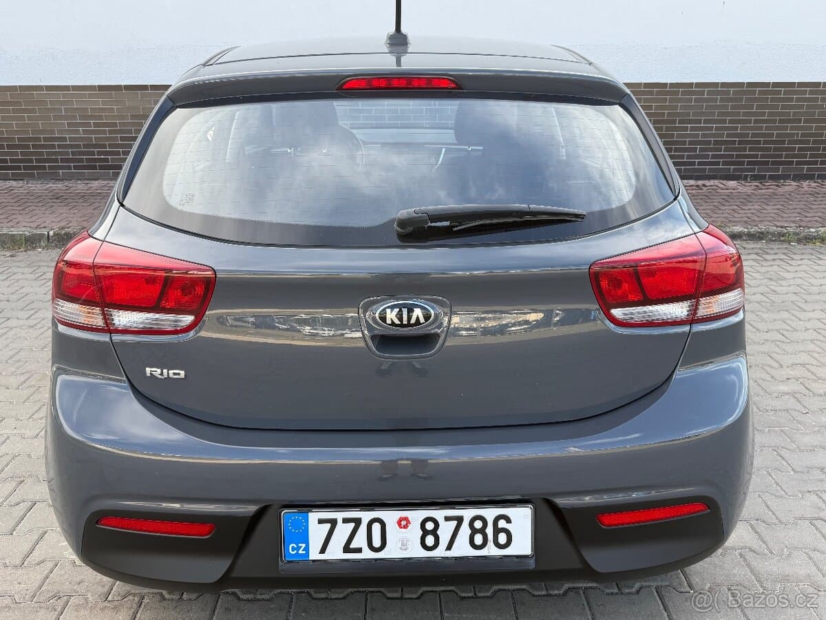 2021 Kia RIO - 11
