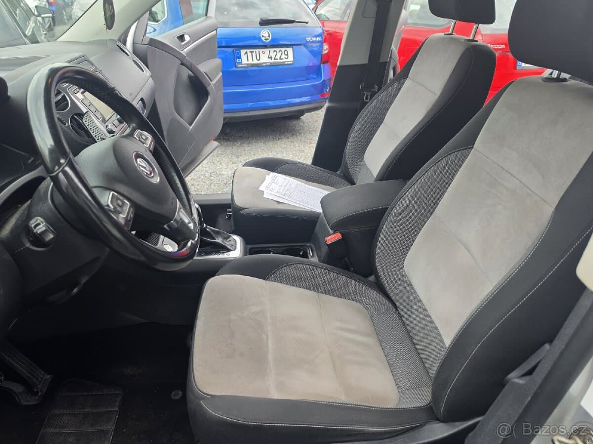 2012 Volkswagen TIGUAN - 11