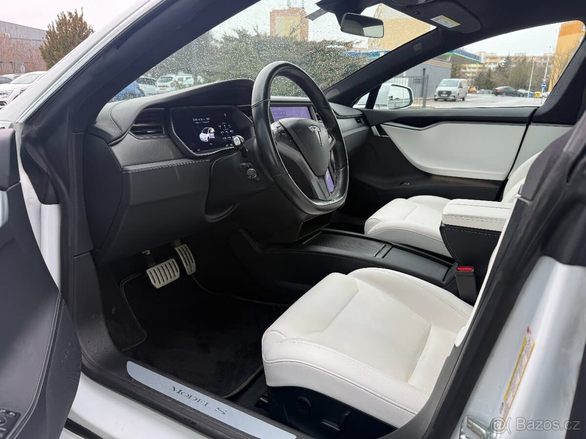 2019 Tesla MODEL S - 11