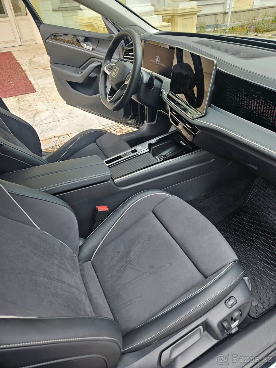 2024 Volkswagen PASSAT - 11