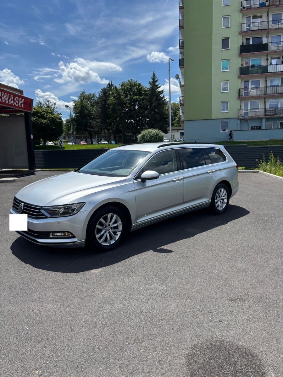 2015 Volkswagen PASSAT - 11