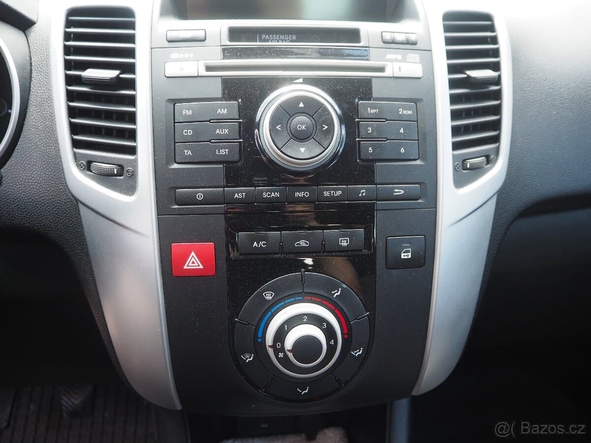 2012 Kia VENGA - 11
