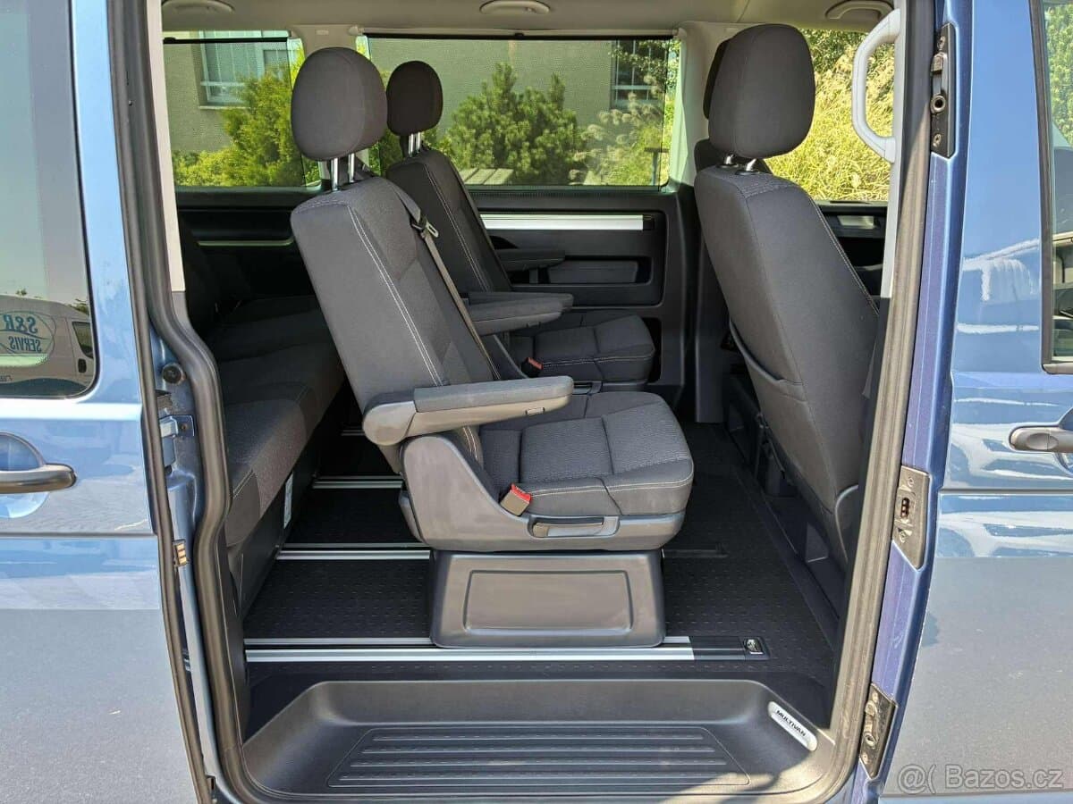 2016 Volkswagen MULTIVAN - 11