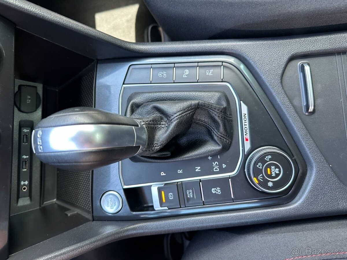 2017 Volkswagen TIGUAN - 11