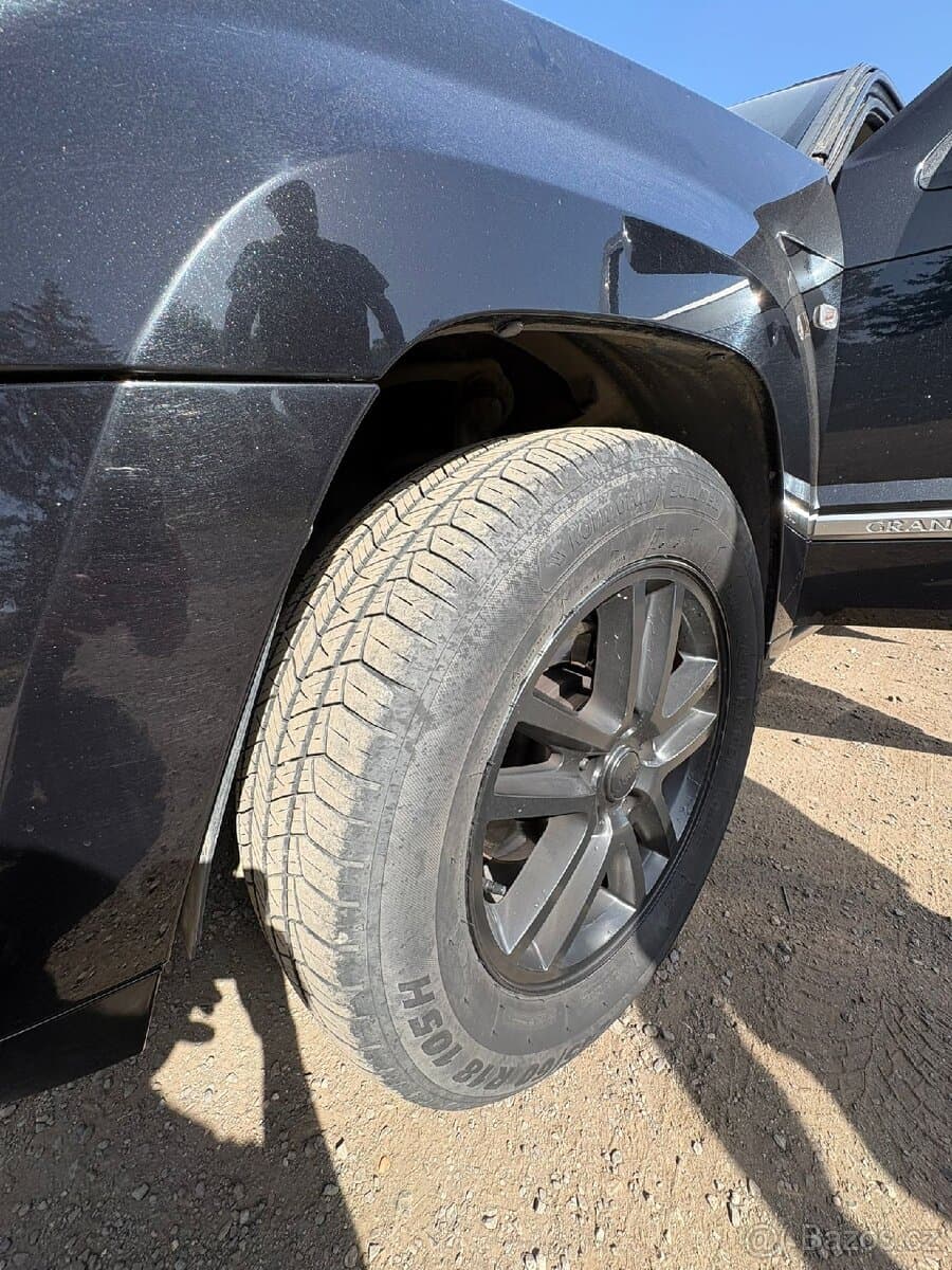 2008 Jeep CHEROKEE - 11