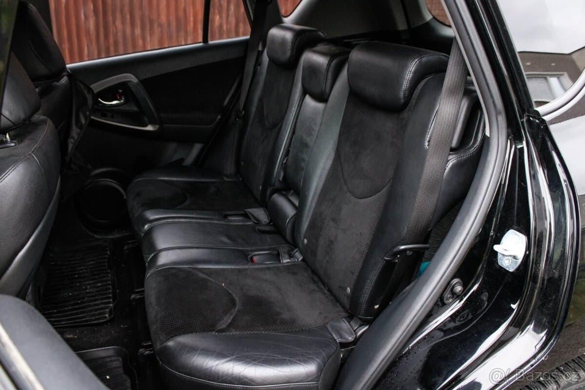2010 Toyota RAV4 - 11