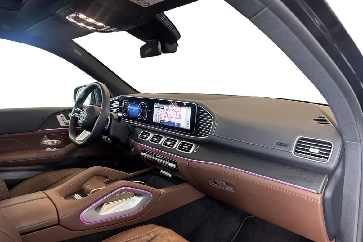 2025 Mercedes-Benz GL - 11