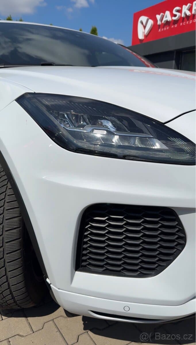 2020 Jaguar E-PACE - 11