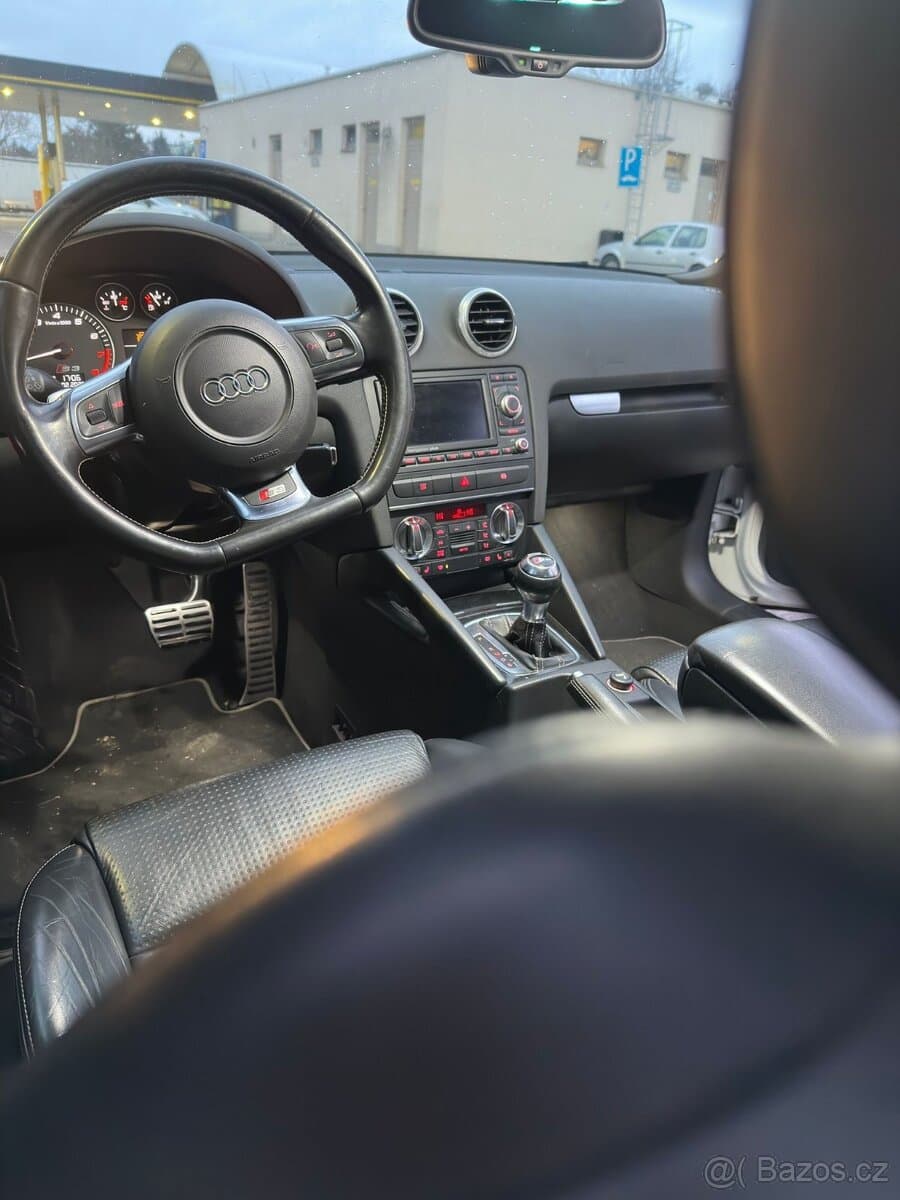 2010 Audi S3 - 11