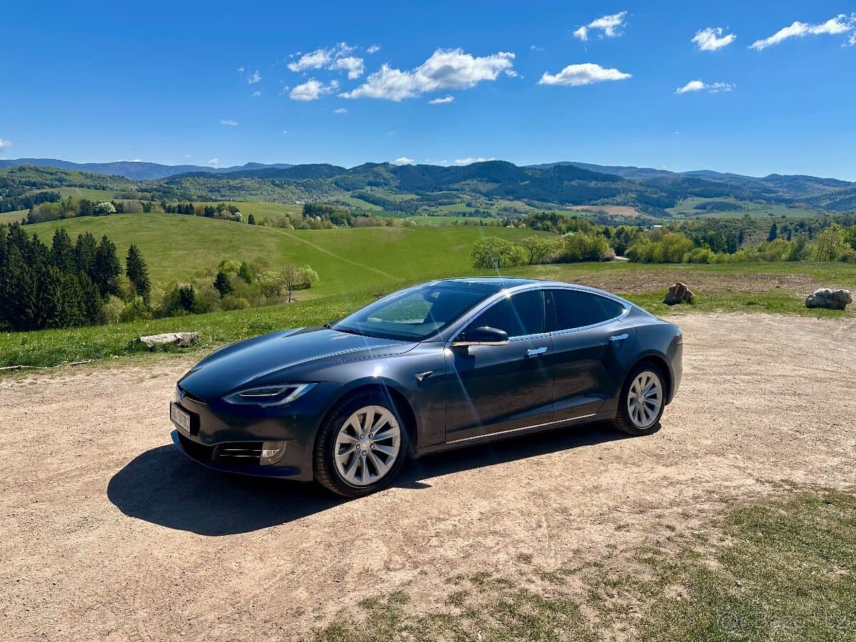2018 Tesla MODEL S - 11